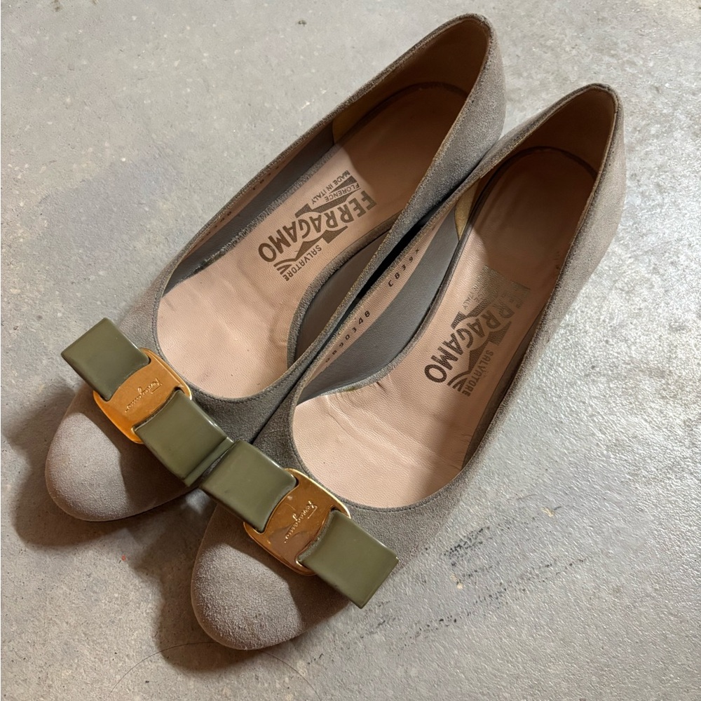 Salvatore‎ Ferragamo Green and Gold Flats with Bow Detail